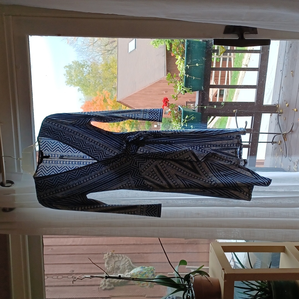 BCBGMAXAZIA. XXS "polly" dress in blue pattern  new with tags